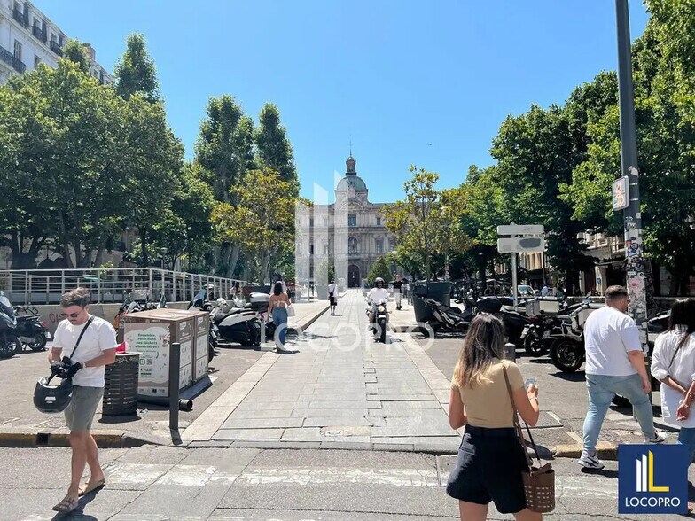 Retail in Marseille for lease - Building Photo - Image 3 of 5