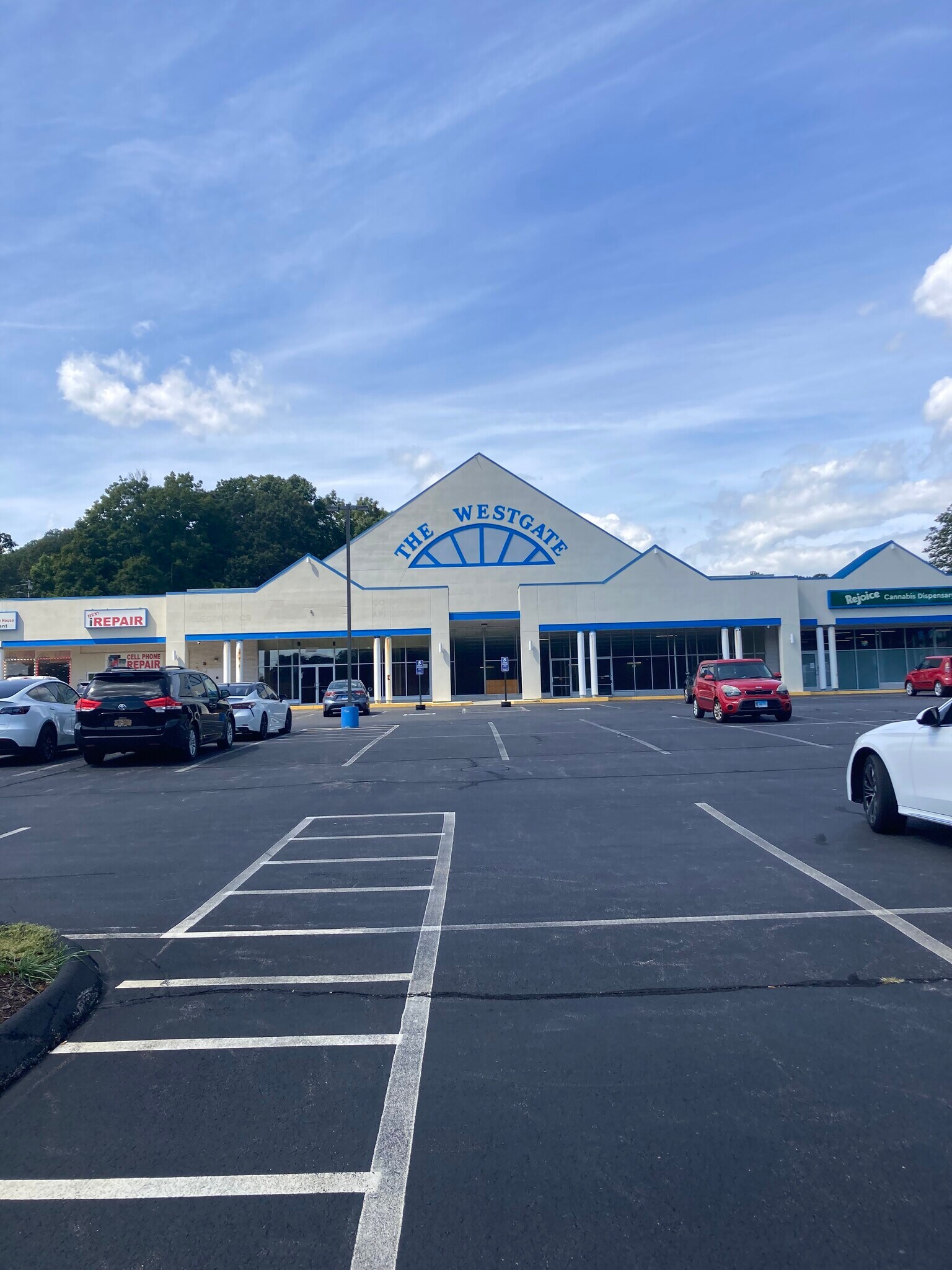 411-431 W Main St, Norwich, CT for lease Building Photo- Image 1 of 7