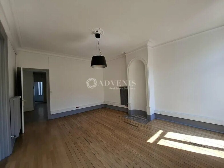 Office in Nancy for lease - Interior Photo - Image 2 of 7