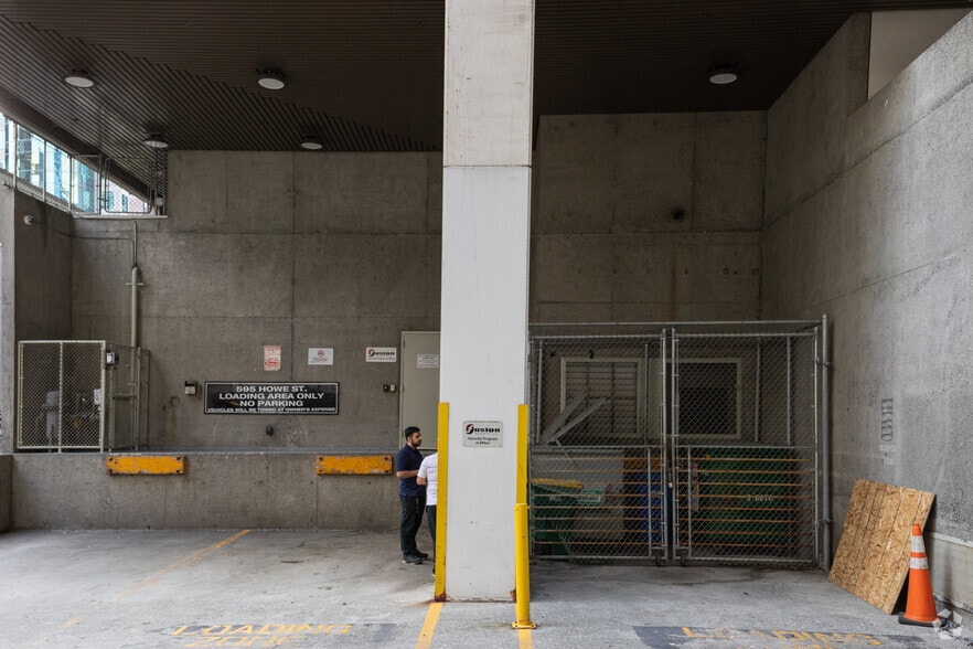 595 Howe St, Vancouver, BC for lease - Building Photo - Image 2 of 5