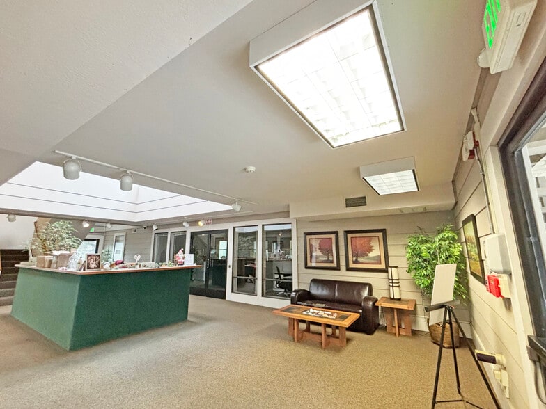 456 South E St, Santa Rosa, CA for sale - Interior Photo - Image 1 of 25