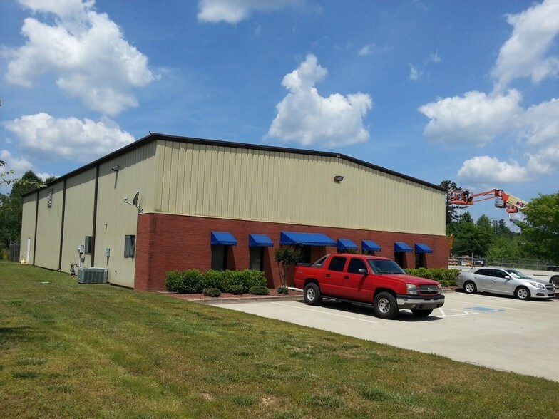 6838 Oak Ridge Commerce Way, Austell, GA for sale - Building Photo - Image 1 of 1