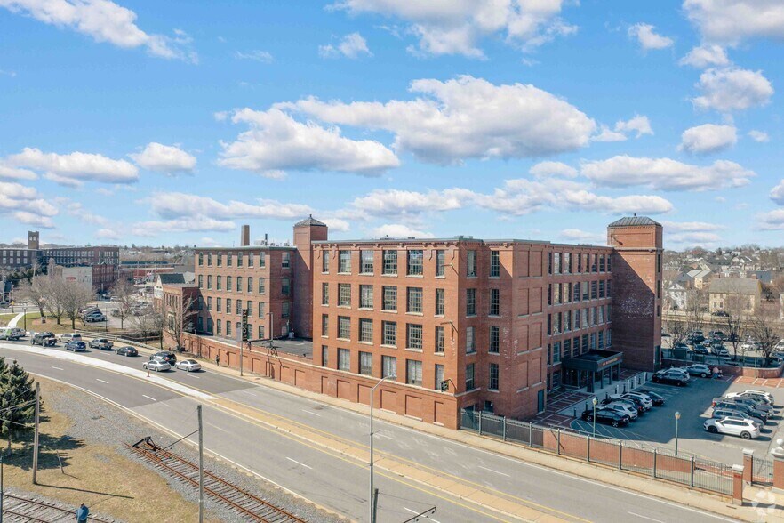 491 Dutton St, Lowell, MA for lease - Primary Photo - Image 1 of 19