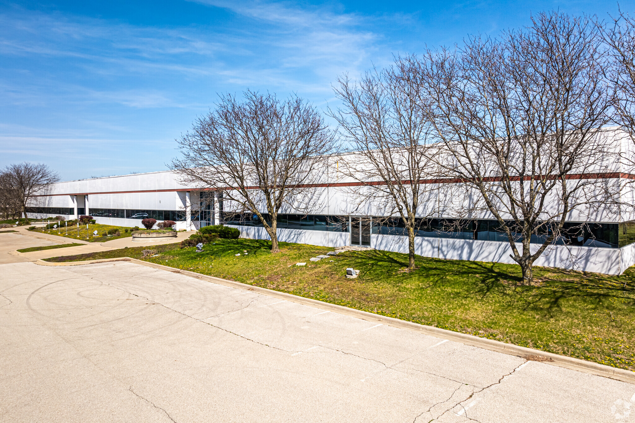 11217-11227 Lakeview Ave, Lenexa, KS for lease Building Photo- Image 1 of 8