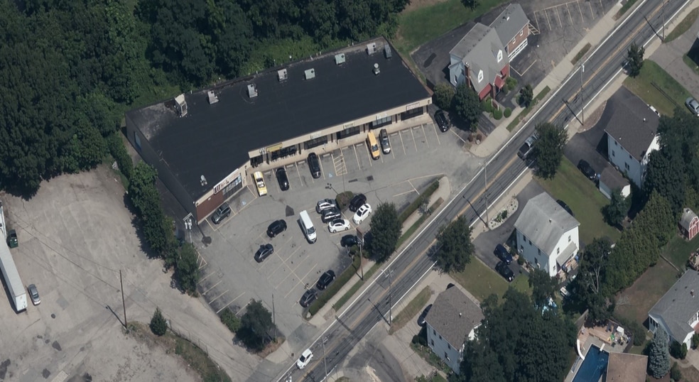 995 Pontiac Ave, Cranston, RI for sale - Building Photo - Image 1 of 1