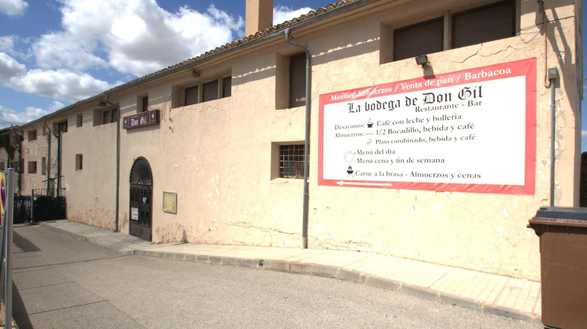 Retail in Sax, Alicante for sale Primary Photo- Image 1 of 26