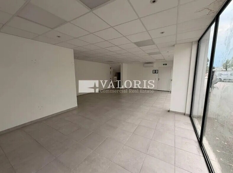 Office in Chambéry for lease - Interior Photo - Image 3 of 12
