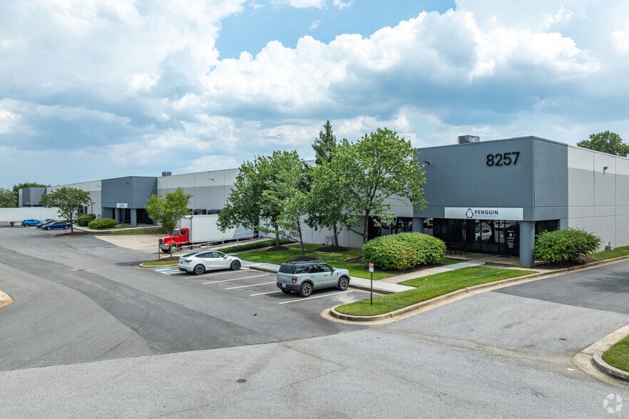 8257 Patuxent Range Rd, Jessup, MD for lease - Primary Photo - Image 1 of 5