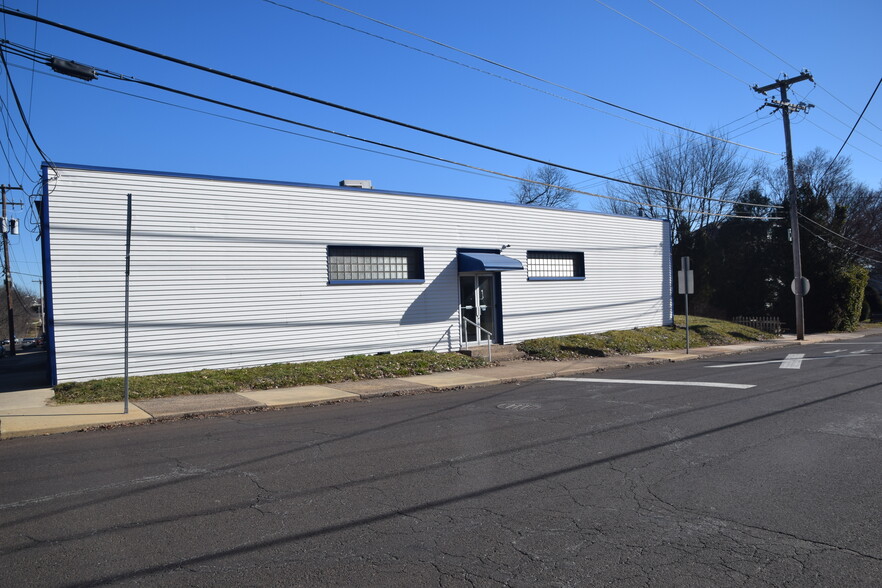 607 W Park Ave, Perkasie, PA for sale - Building Photo - Image 2 of 14