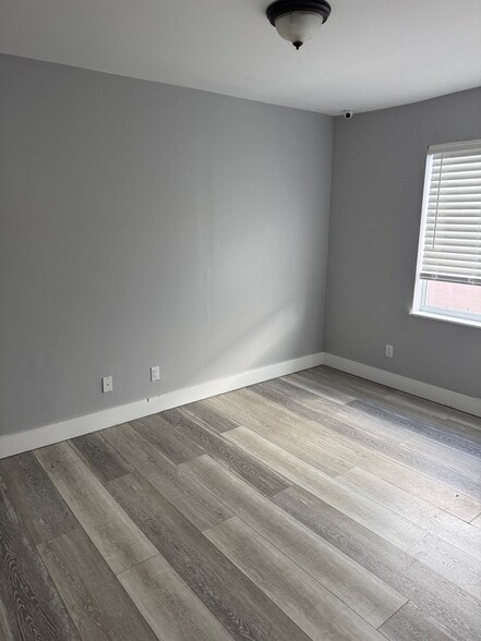 215 SW 17th St, Fort Lauderdale, FL for lease - Building Photo - Image 3 of 8