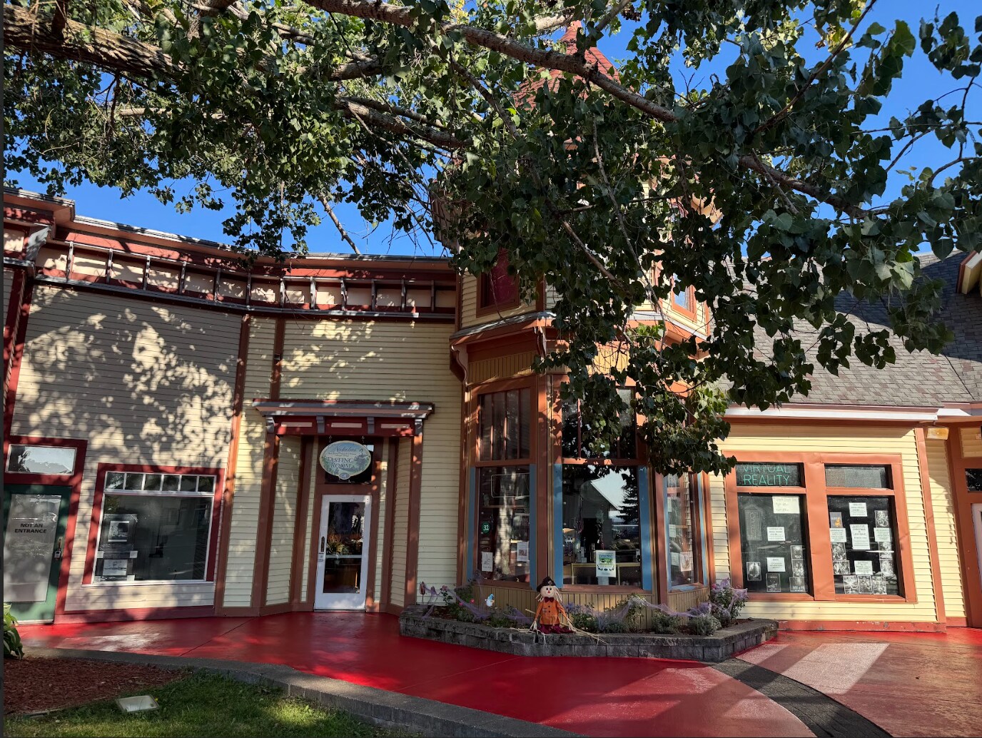 102-258 S Huron Ave, Mackinaw City, MI for lease Building Photo- Image 1 of 4