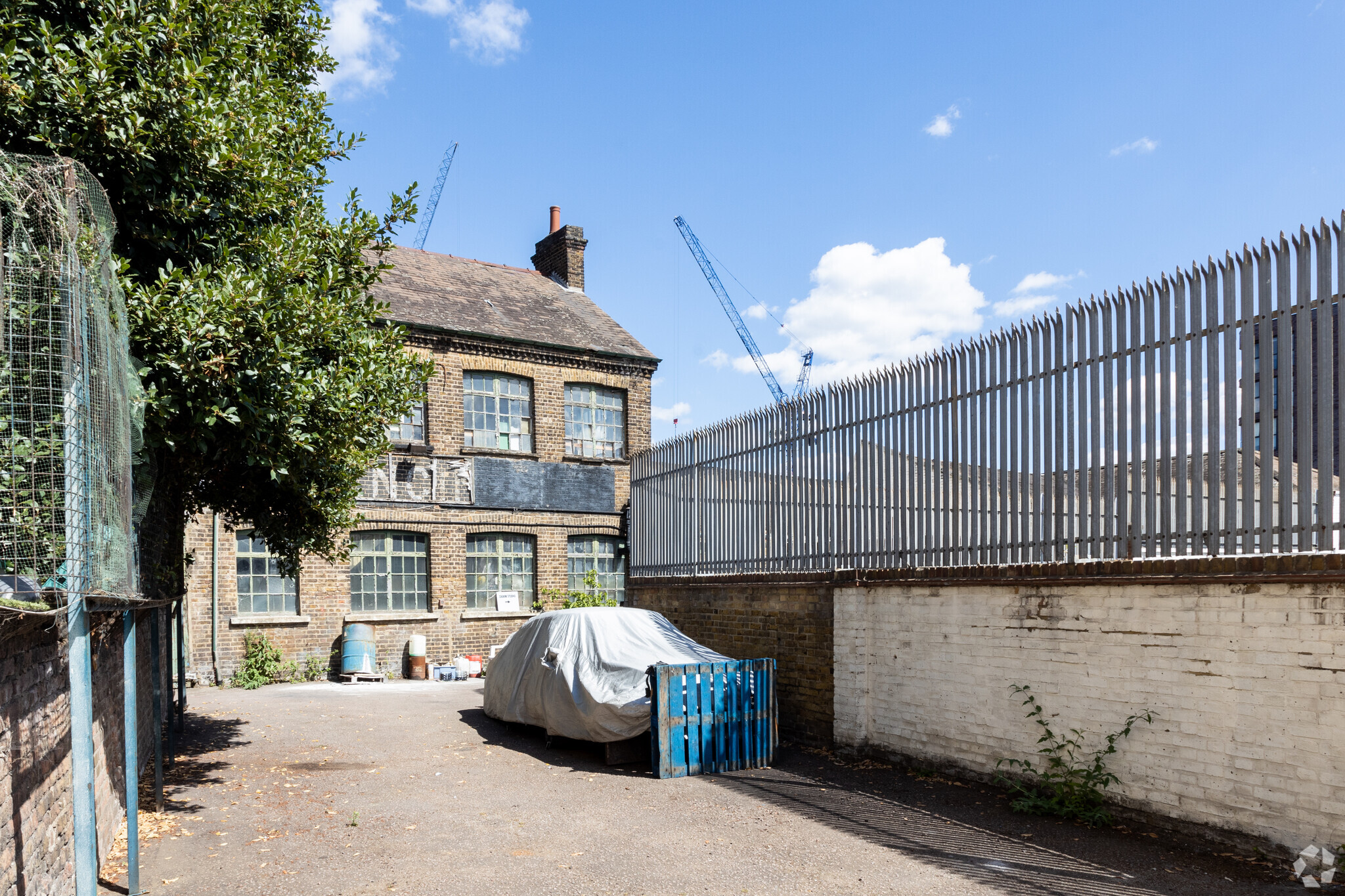 11 Blackburn Rd, London for sale Primary Photo- Image 1 of 1