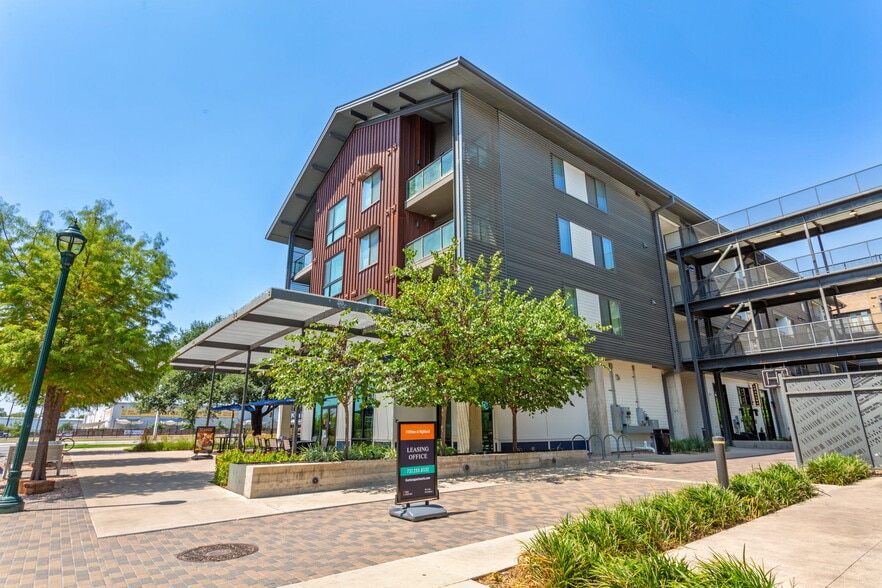 110 Jacob Fontaine Ln, Austin, TX for lease - Building Photo - Image 2 of 19