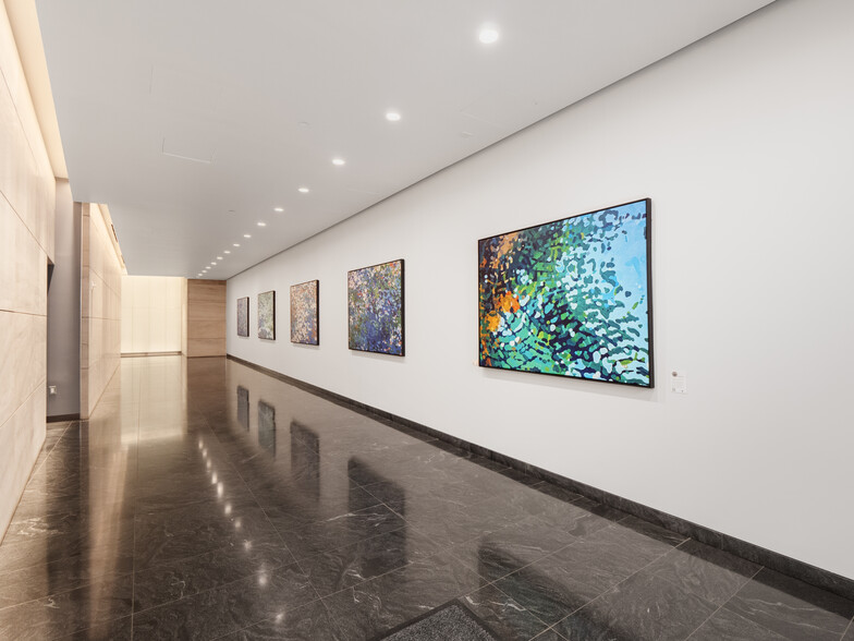 110 E 60th St, New York, NY for lease - Lobby - Image 3 of 13