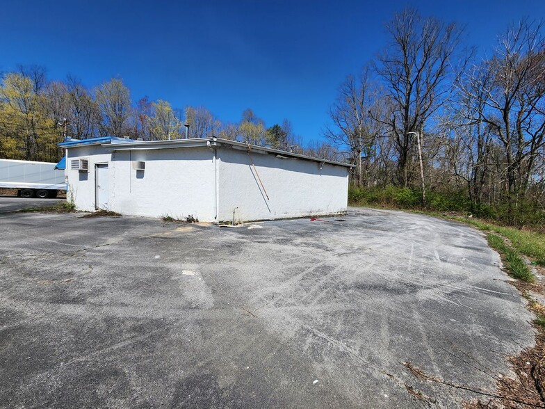 364 Hwy 70 E, Crossville, TN 38555 - Retail for Sale | LoopNet