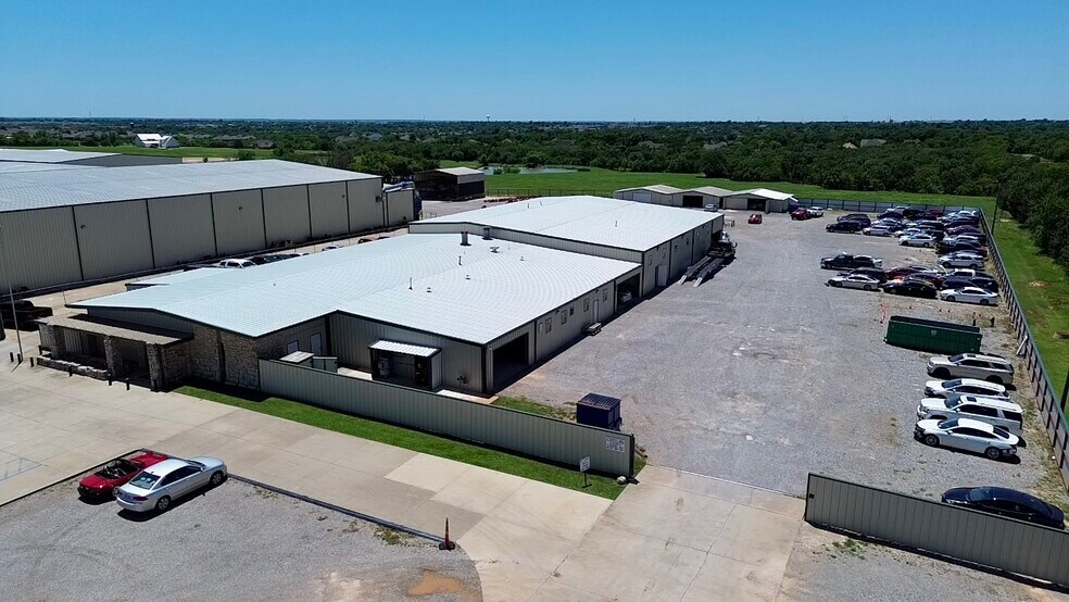 213 S Sunnylane Rd, Moore, OK for sale - Building Photo - Image 1 of 1