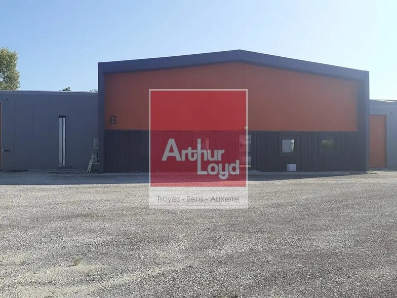 Industrial in Troyes for lease - Building Photo - Image 2 of 5