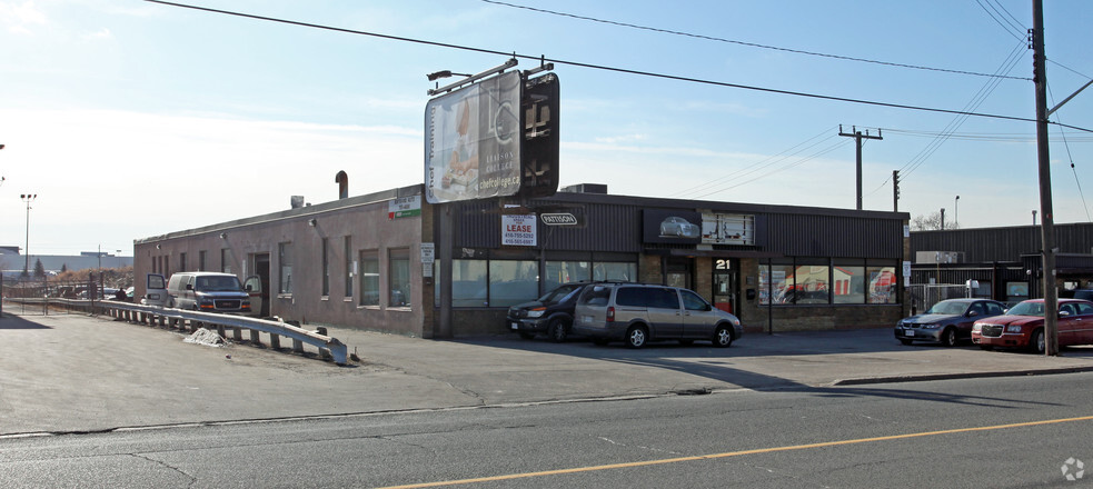 21 Bertrand Ave, Toronto, ON for sale - Primary Photo - Image 1 of 1