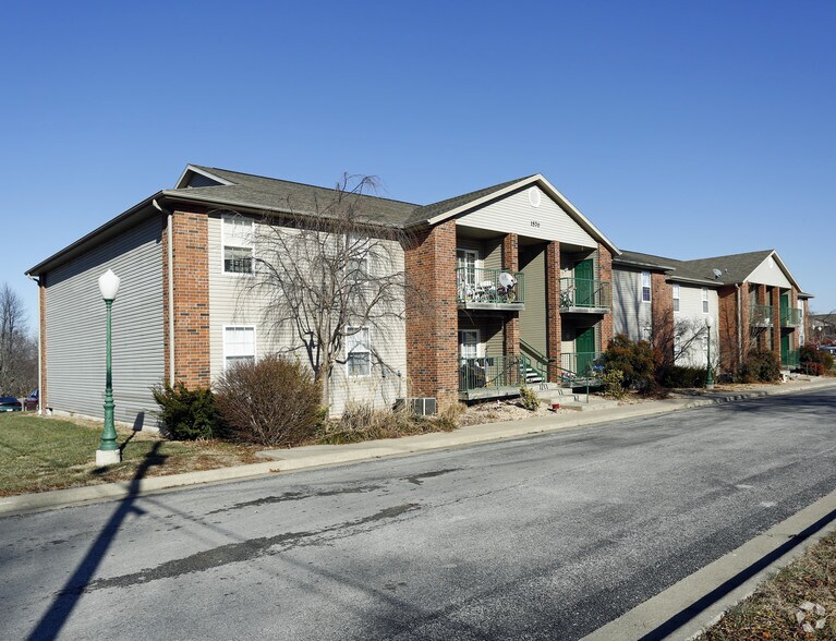 1582 S 14th Ave, Ozark, MO for sale - Primary Photo - Image 1 of 1