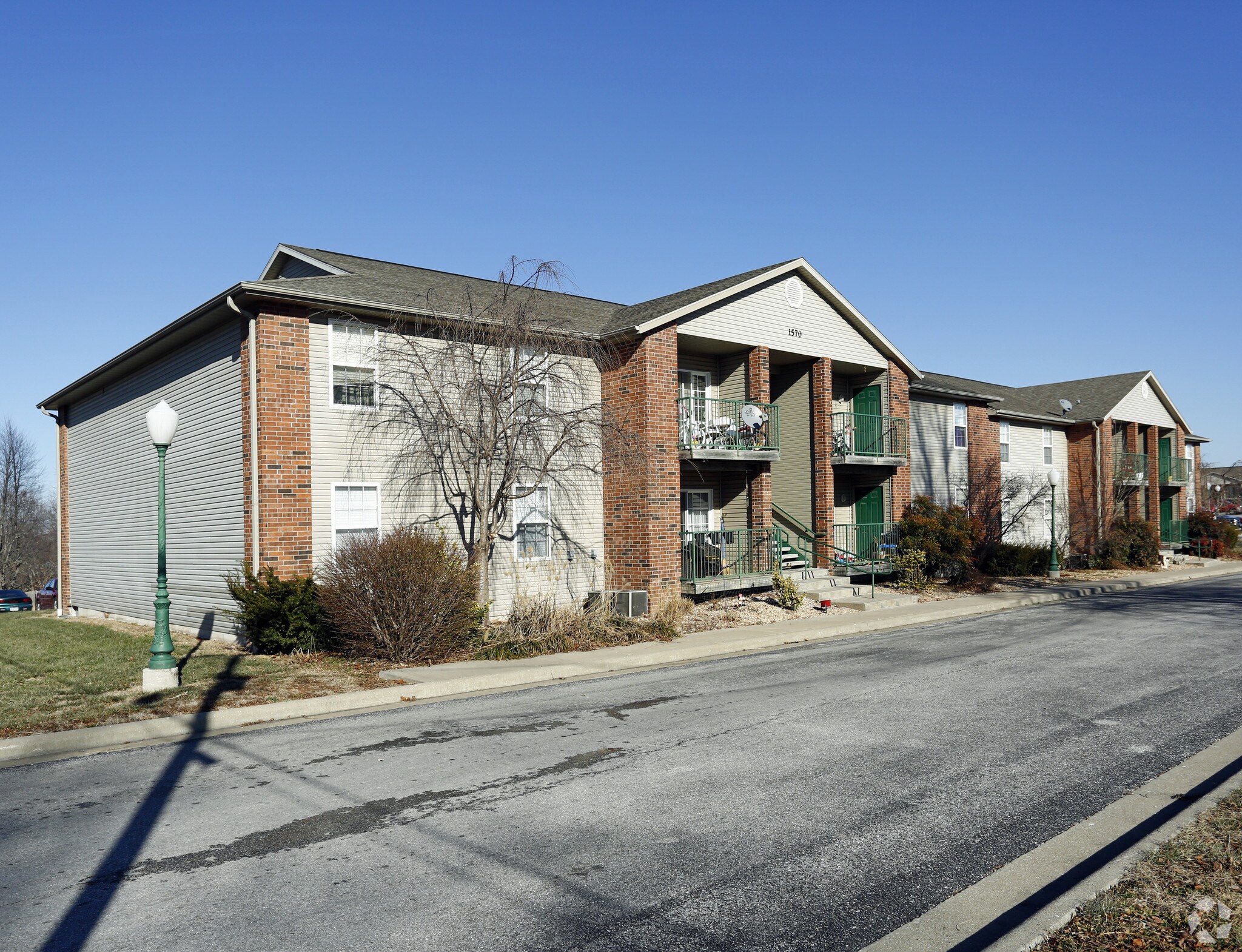 1582 S 14th Ave, Ozark, MO for sale Primary Photo- Image 1 of 1