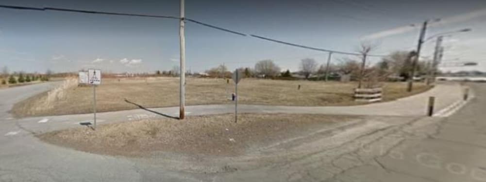 1 Boul du Bord-de-l'Eau, Salaberry-de-valleyfield, QC for sale Primary Photo- Image 1 of 1