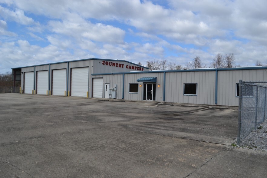 15578 Highway 3235, Cut Off, LA for sale - Primary Photo - Image 1 of 1