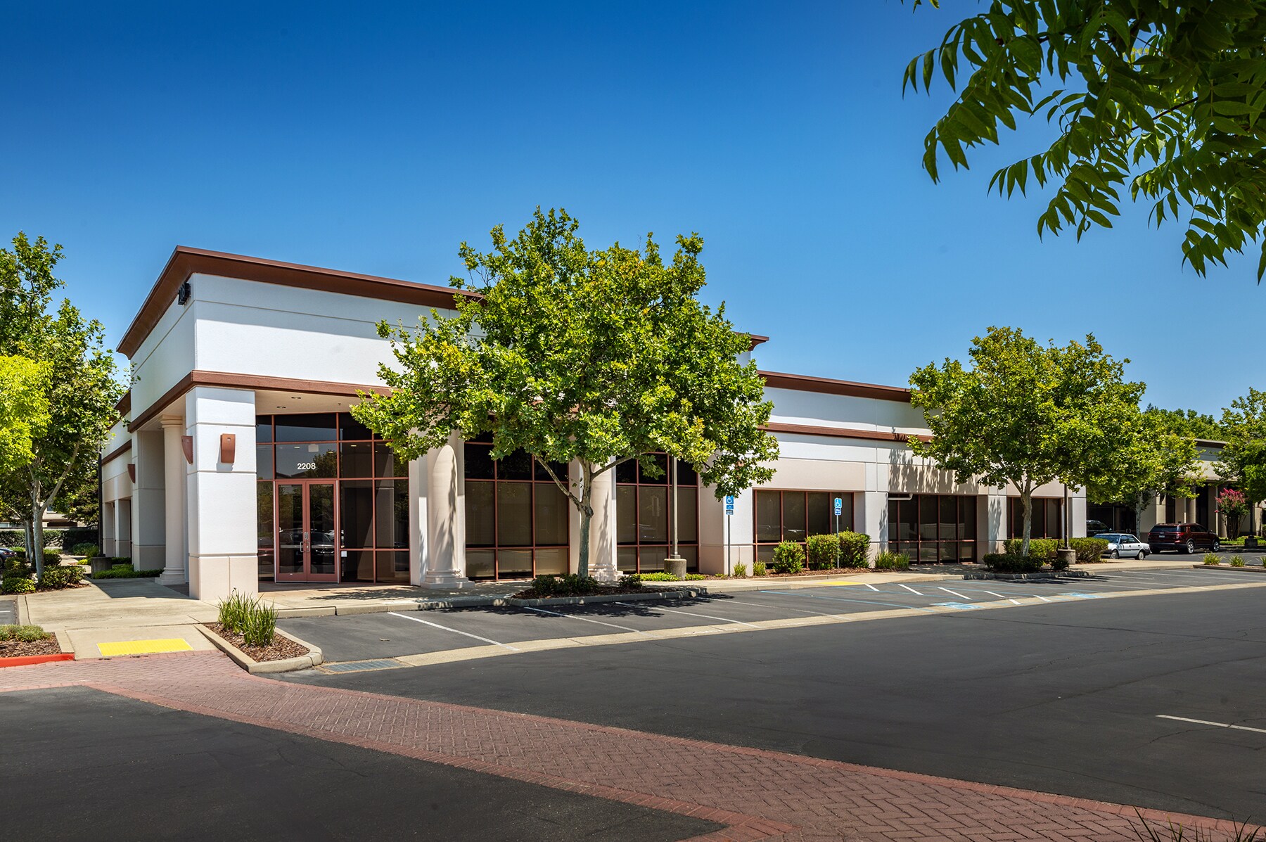 2208 Plaza Dr, Rocklin, CA for lease Building Photo- Image 1 of 12