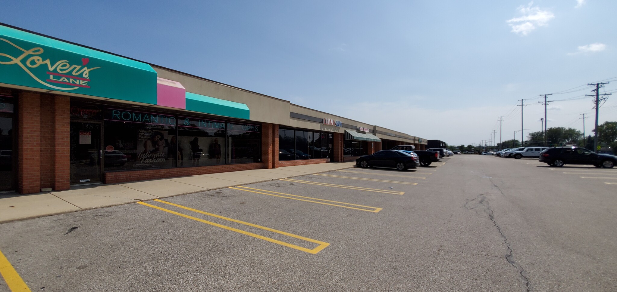 371-385 N Gary Ave, Carol Stream, IL for lease Building Photo- Image 1 of 1