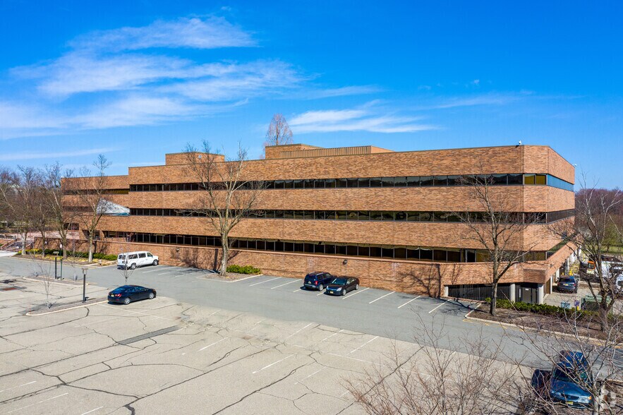 7 Campus Dr, Parsippany, NJ for sale - Primary Photo - Image 1 of 1