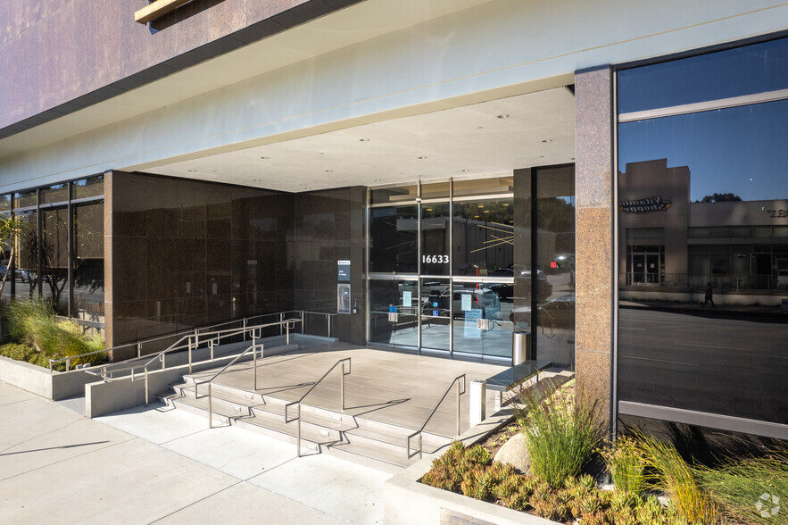 16633 Ventura Blvd, Encino, CA for lease - Building Photo - Image 3 of 4