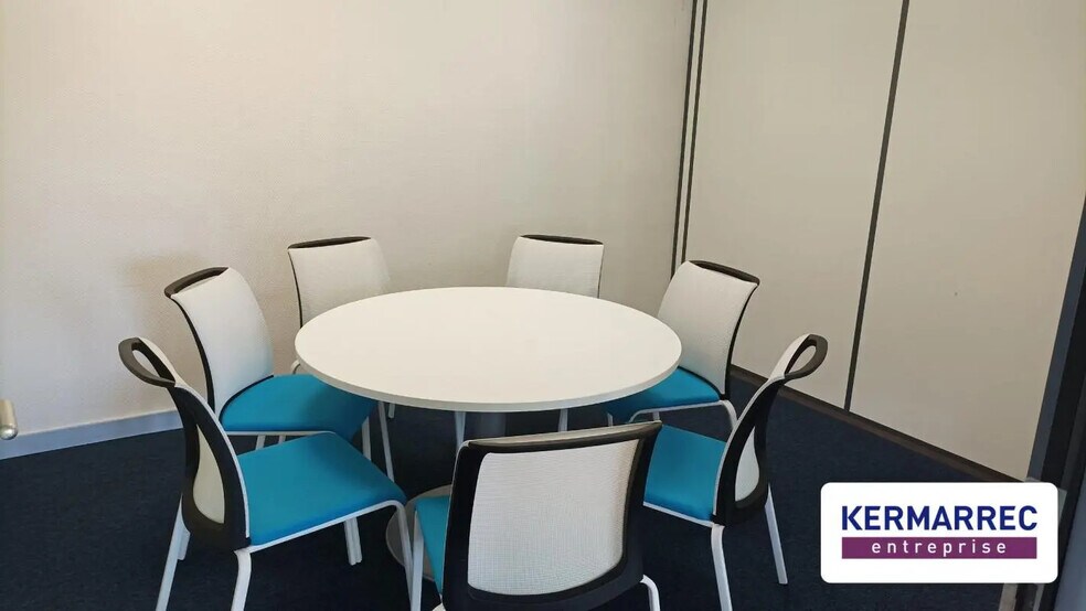 Office in Nantes for lease - Building Photo - Image 2 of 11