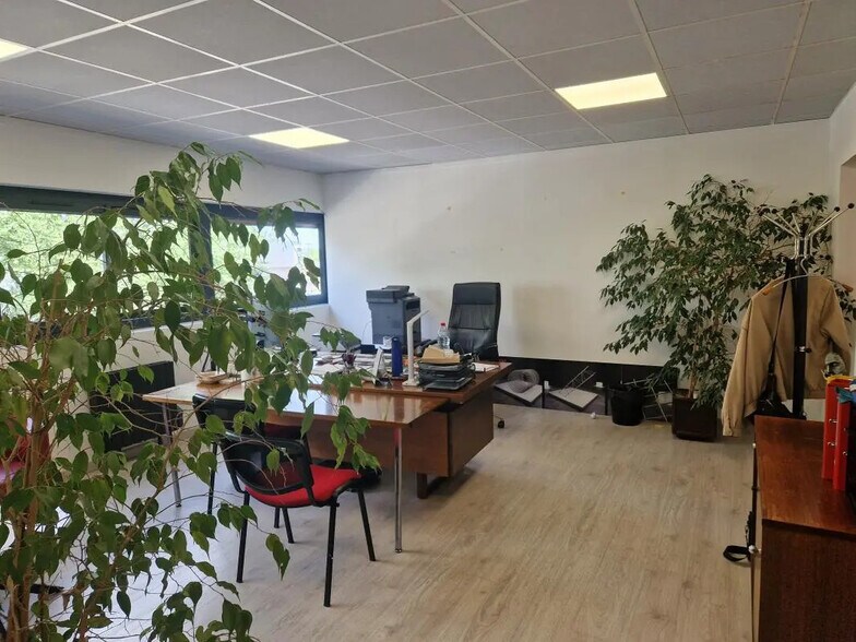 Industrial in SAINT-OUEN-L'AUMONE for sale - Building Photo - Image 3 of 16