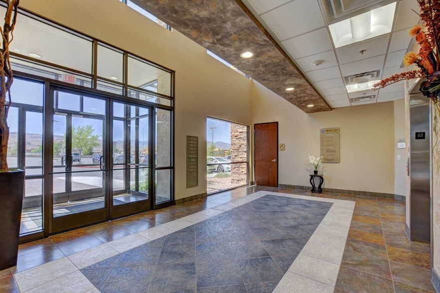 8905 W Post Rd, Las Vegas, NV for lease - Interior Photo - Image 3 of 9