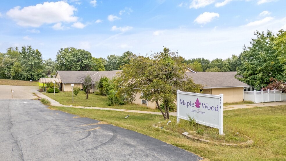 724 NE 79th Ter, Kansas City, MO for sale - Building Photo - Image 3 of 16