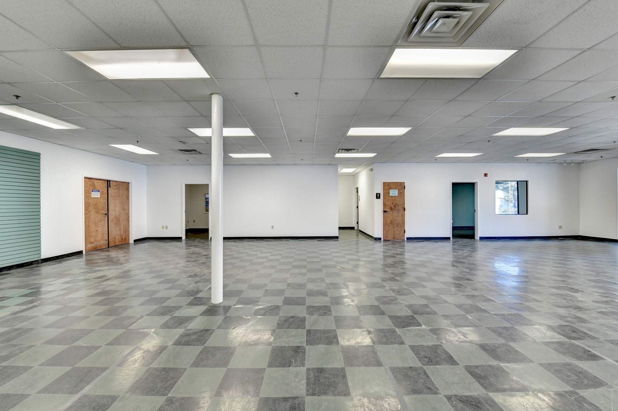 2679 Peachtree Sq, Doraville, GA for lease Building Photo- Image 1 of 14