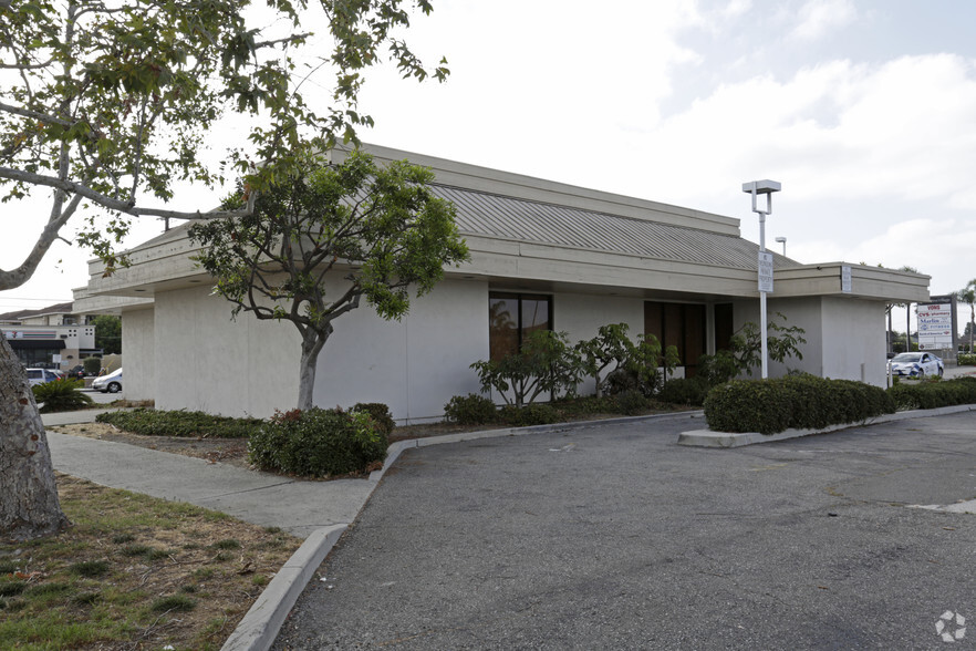 16001 Springdale St, Huntington Beach, CA for lease - Building Photo - Image 3 of 10