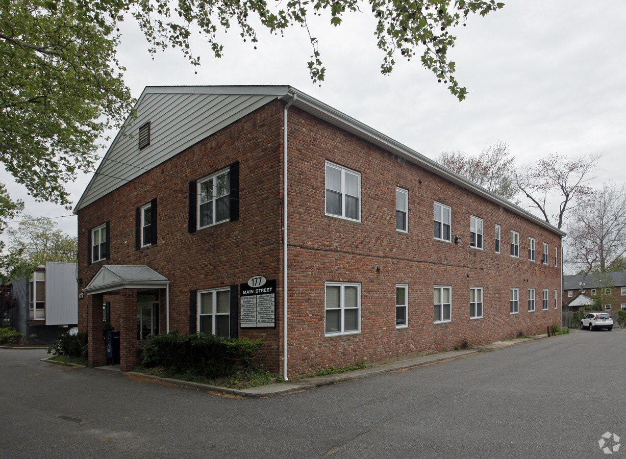 177 Main St, Huntington, NY 11743 Office/Medical for Lease