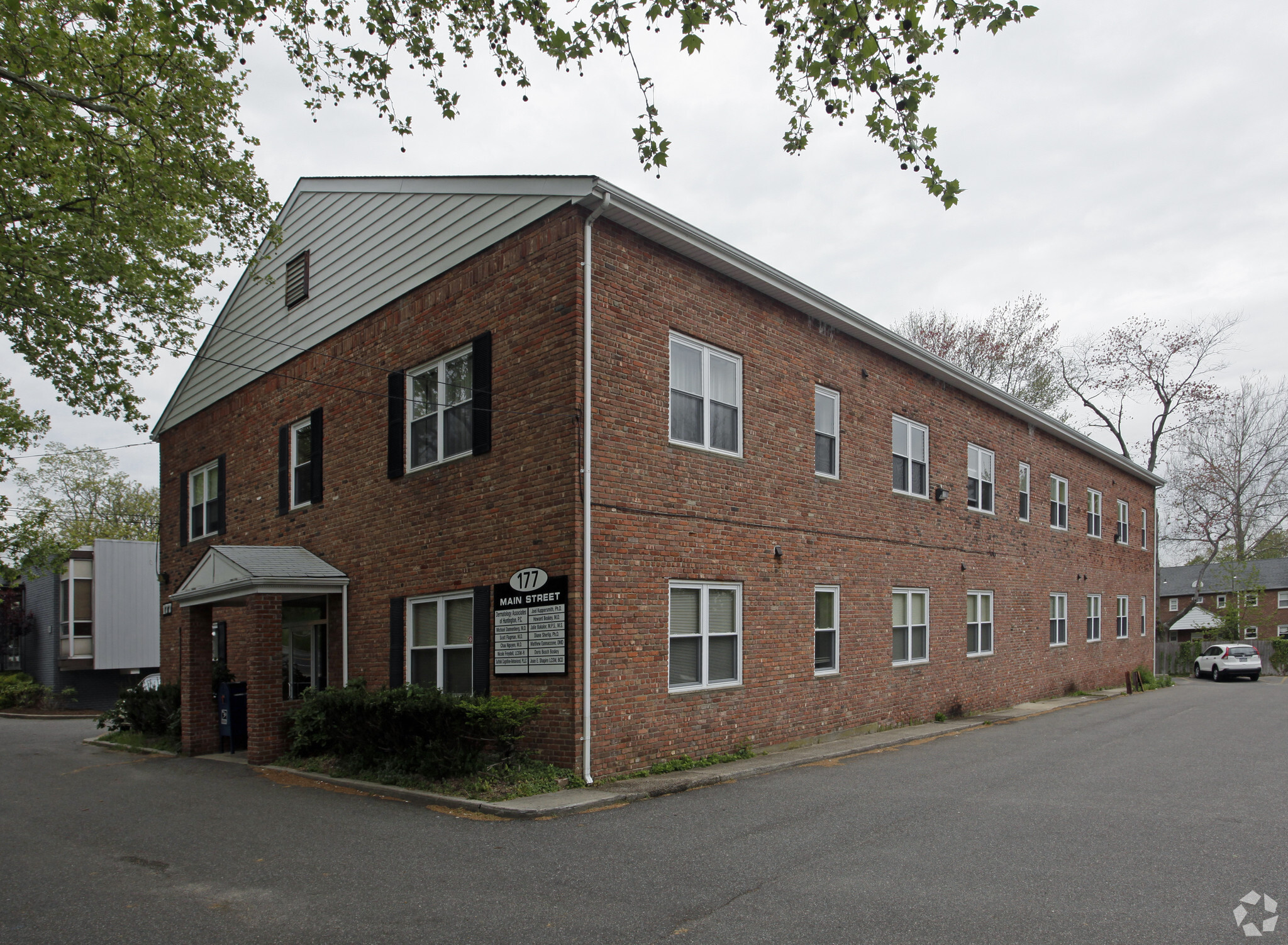 177 Main St, Huntington, NY for lease Primary Photo- Image 1 of 5