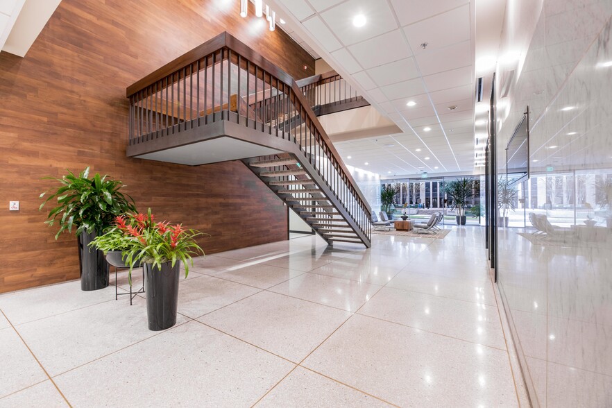 1775 St James Pl, Houston, TX for lease - Lobby - Image 2 of 4