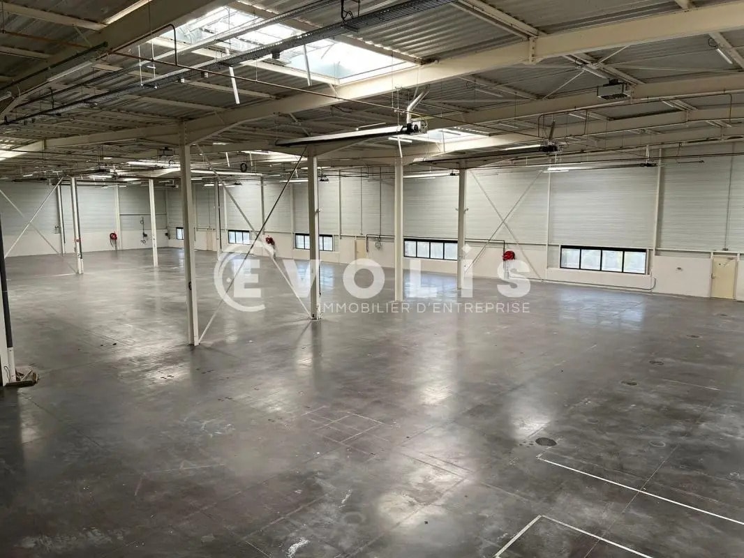 Flex in Saint-Priest for lease Interior Photo- Image 1 of 13