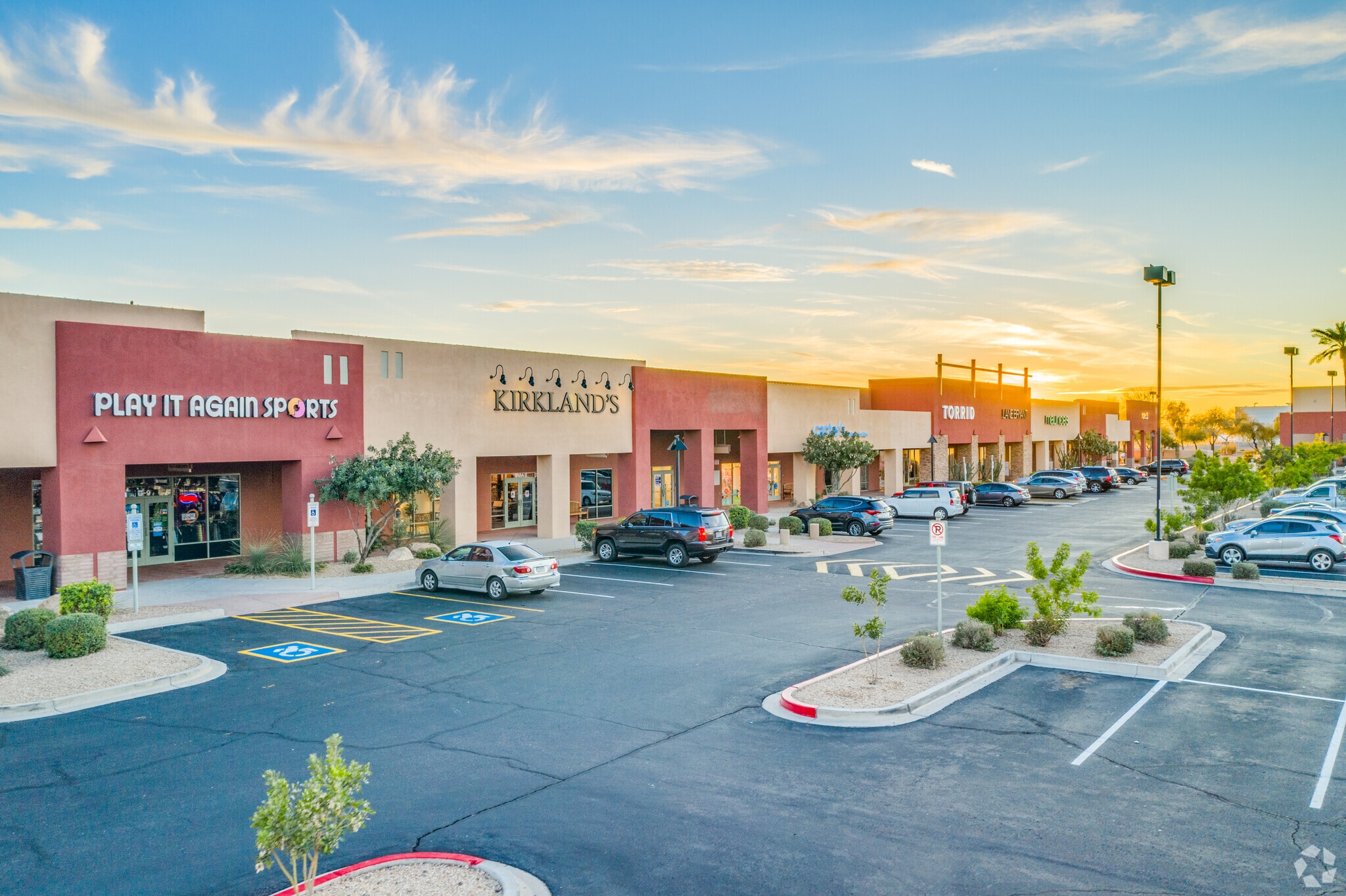 13801474 N Litchfield Rd, Goodyear, AZ 85395 Palm Valley Pavilions