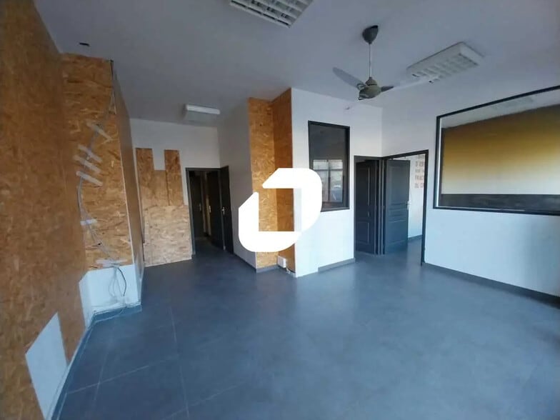 Office in Le Pecq for lease - Interior Photo - Image 1 of 6