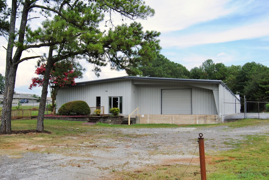 835 Mcentire Ln, Decatur, AL for lease - Building Photo - Image 1 of 17