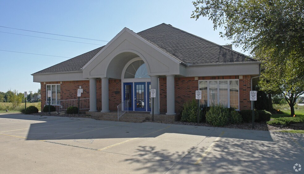 5 Country Club Executive Park, Glen Carbon, IL for sale - Building Photo - Image 1 of 1