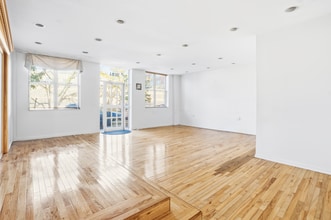 2135 1st Ave, New York, NY for lease Interior Photo- Image 1 of 10