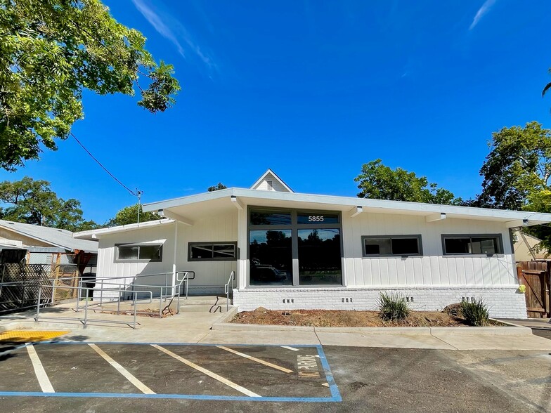 5855 Auburn Blvd, Sacramento, CA for sale - Building Photo - Image 1 of 1