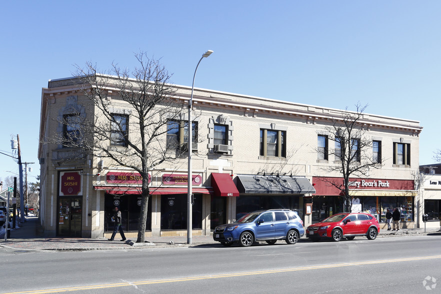 691 Massachusetts Ave, Arlington, MA for lease - Building Photo - Image 2 of 2