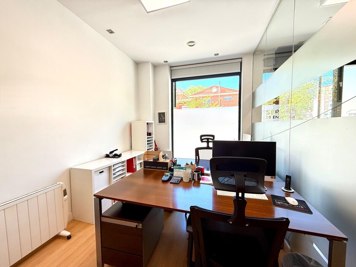 Pinto, MAD 28320 - - - Interior Photo - Image 2 of 13