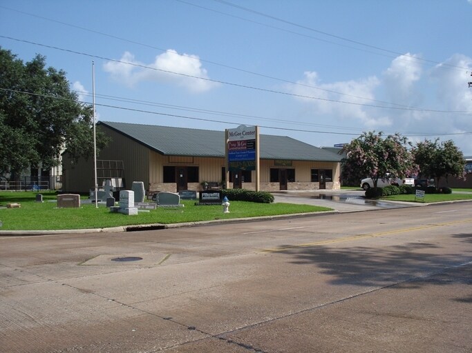 5235 39th St, Groves, TX for sale Primary Photo- Image 1 of 1