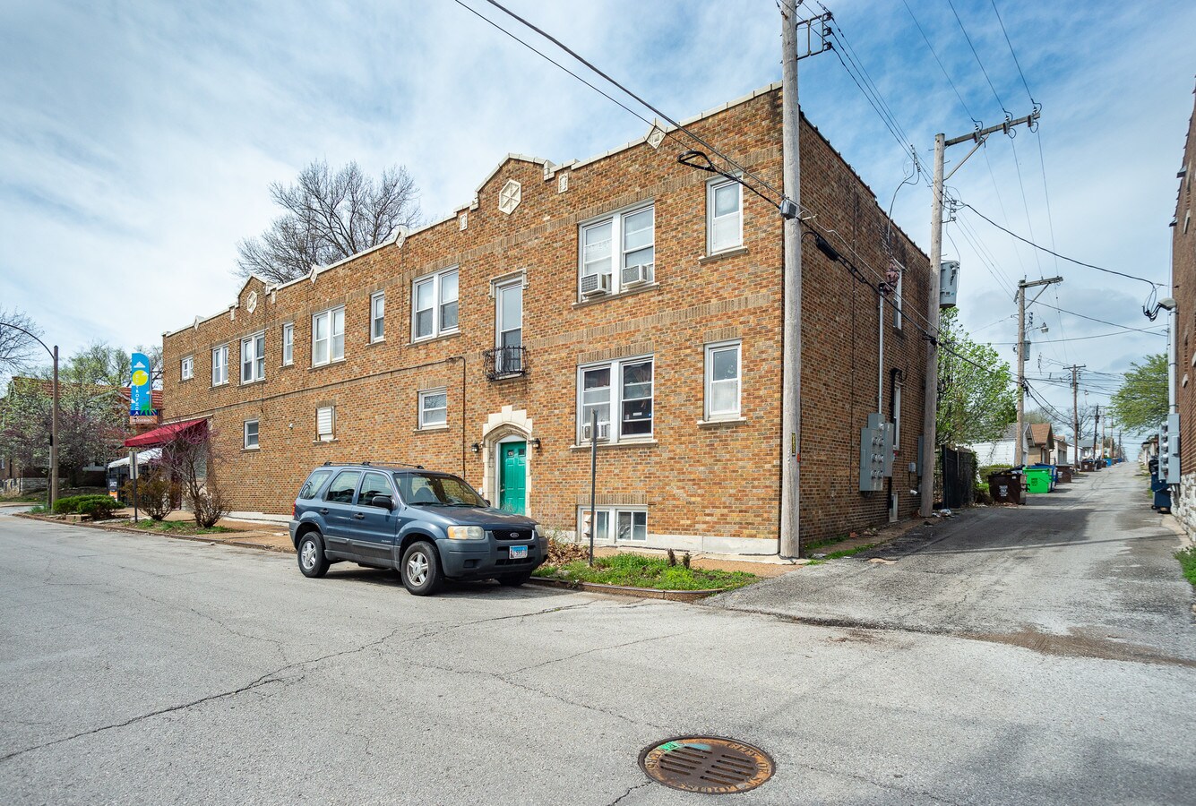 5001 Lindenwood Ave, Saint Louis, MO 63109